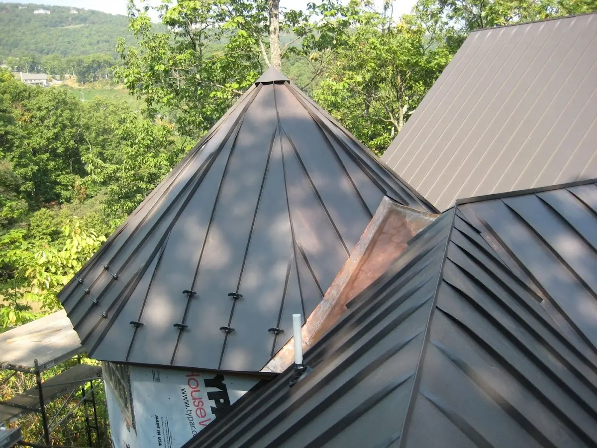 Professional Gutter Cleaning by Craftsman Roofing in Riverbank